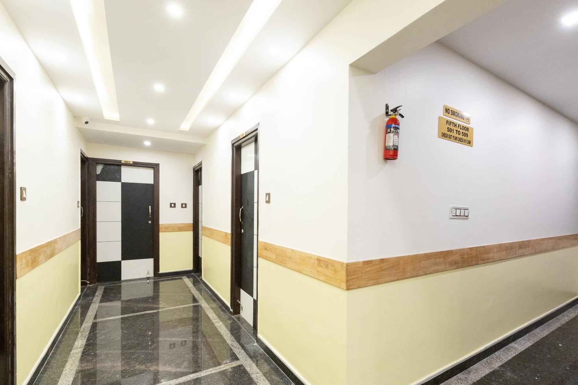 Capital O Regal Suites Bengaluru Zewnętrze zdjęcie